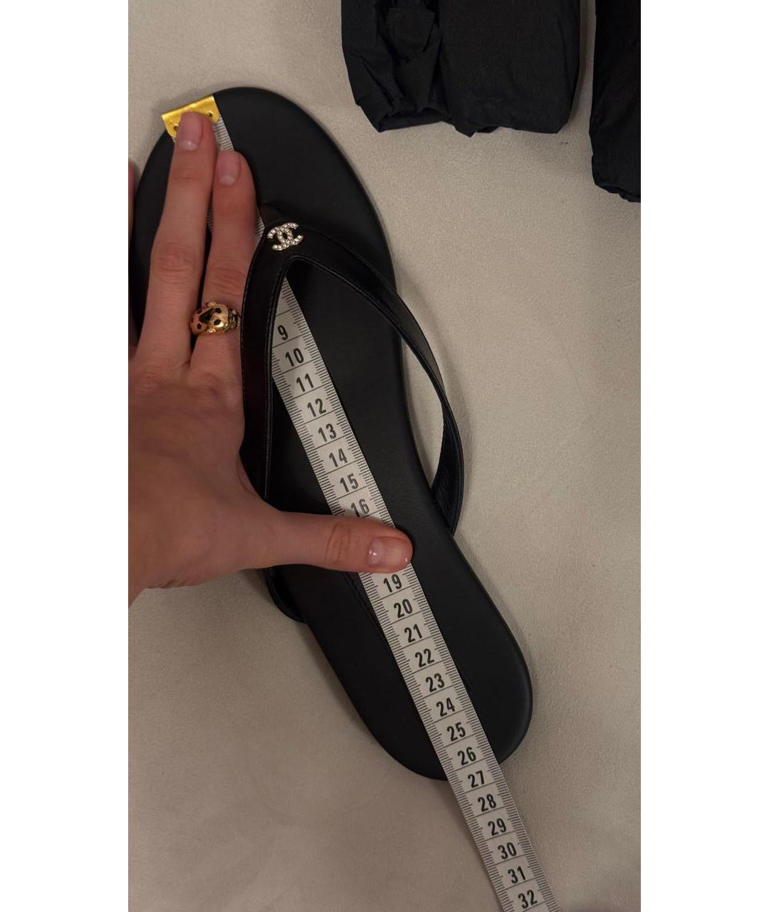 CHANEL Черные кожаные шлепанцы, фото 3