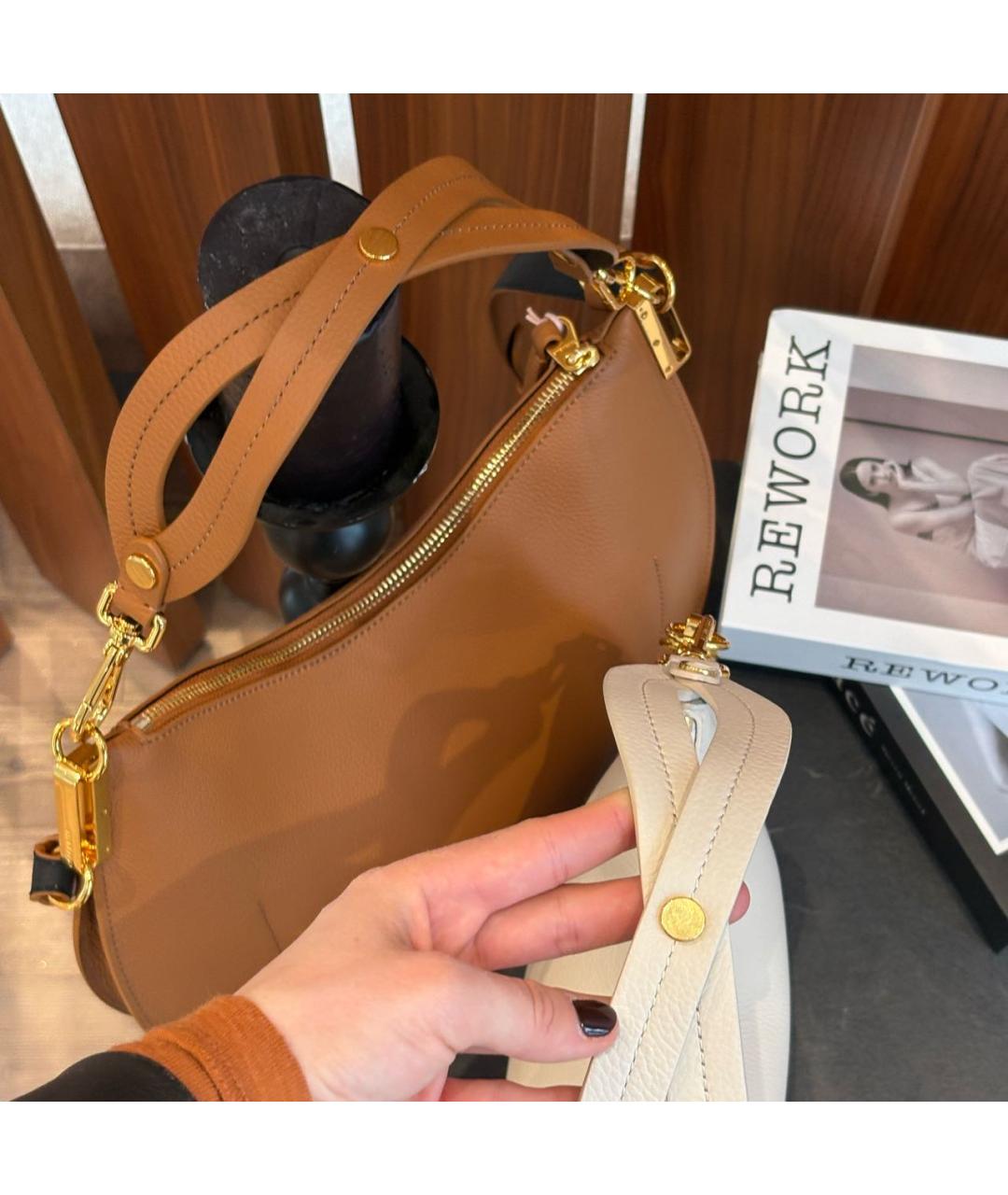 COCCINELLE Коричневая кожаная сумка с короткими ручками, фото 7