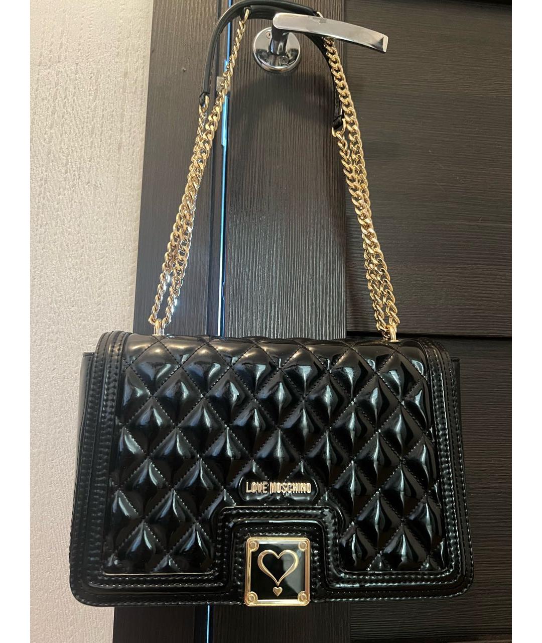 MOSCHINO Черная сумка через плечо из лакированной кожи, фото 6