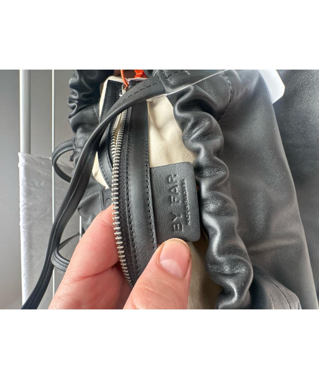 BY FAR Черная кожаная сумка тоут, фото 6