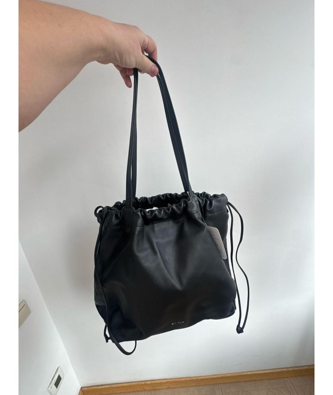 BY FAR Черная кожаная сумка тоут, фото 9