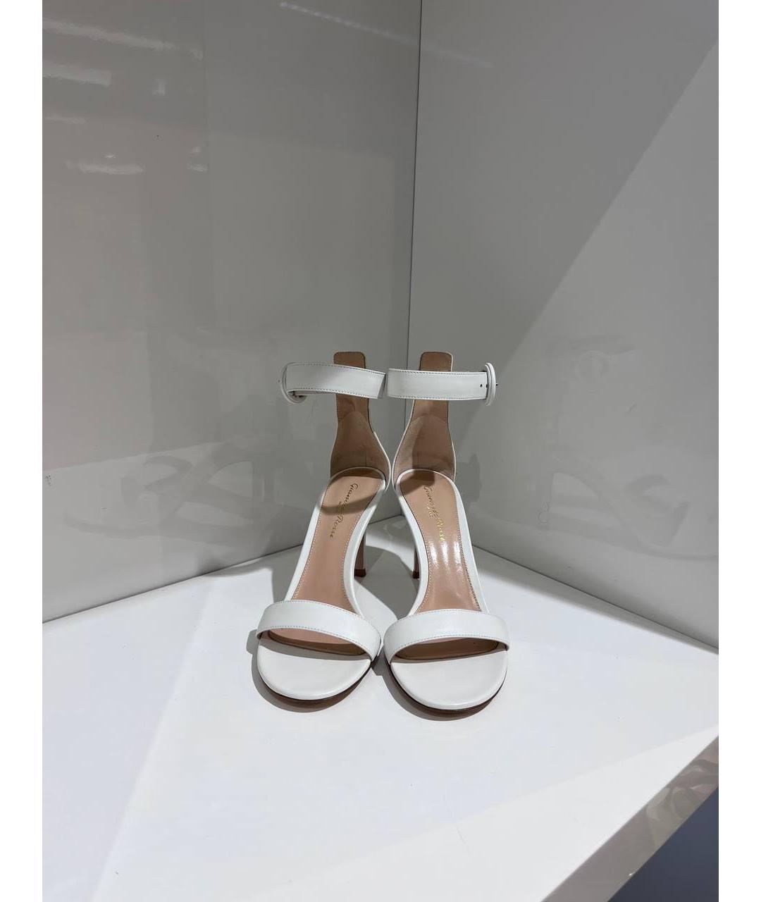 GIANVITO ROSSI Белые кожаные босоножки, фото 2