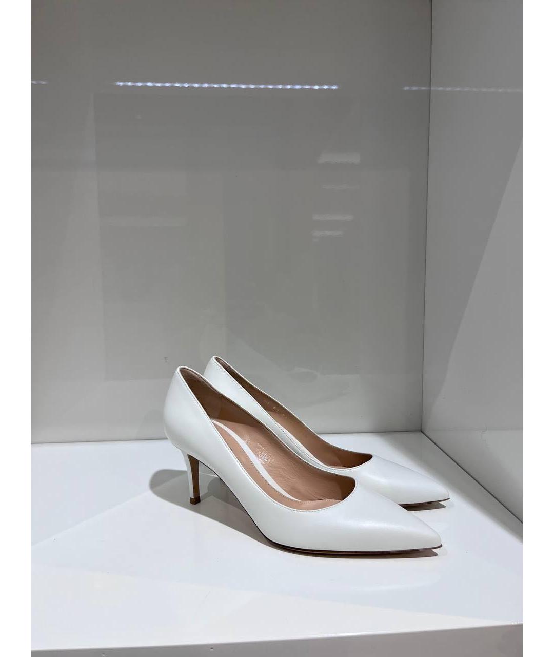 GIANVITO ROSSI Белые кожаные туфли, фото 2