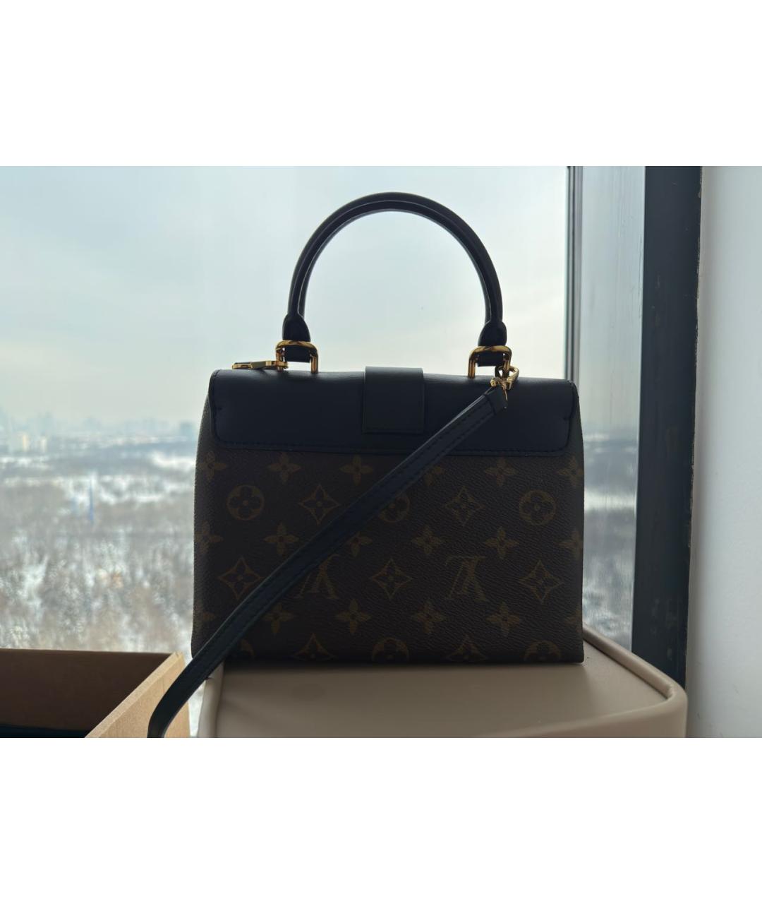 LOUIS VUITTON Коричневая кожаная сумка с короткими ручками, фото 3