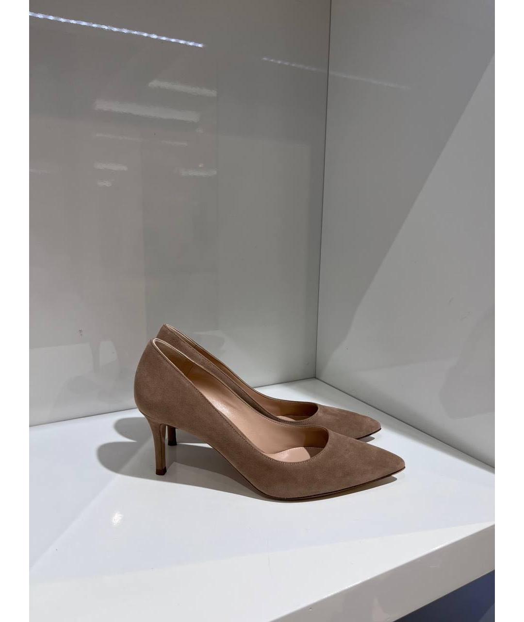 GIANVITO ROSSI Бежевые замшевые туфли, фото 2
