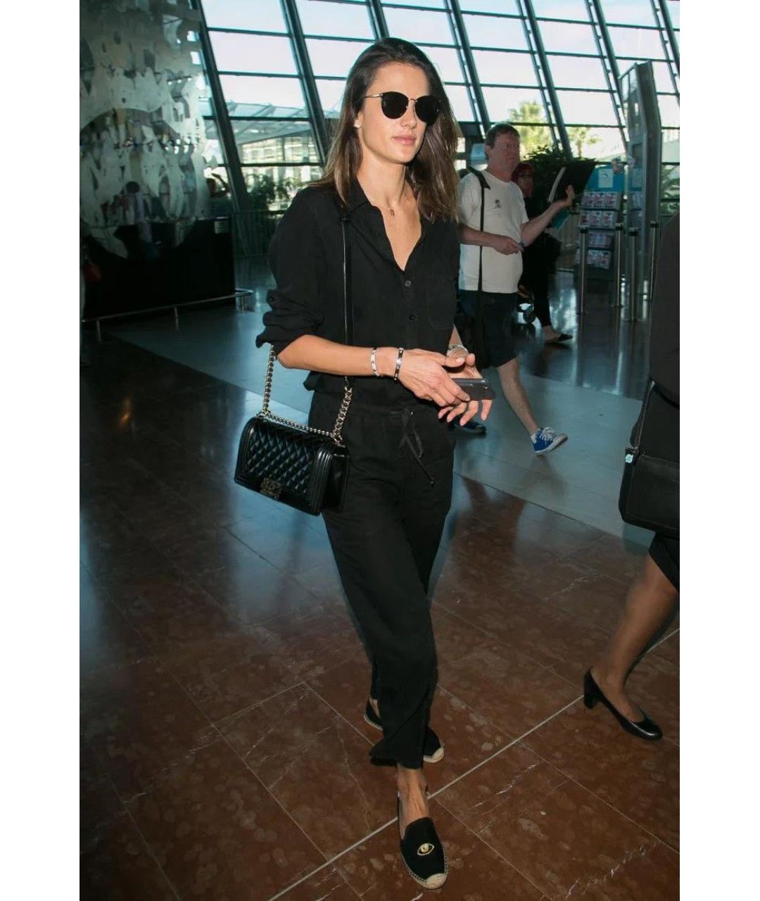 CHANEL Черная сумка через плечо из лакированной кожи, фото 7