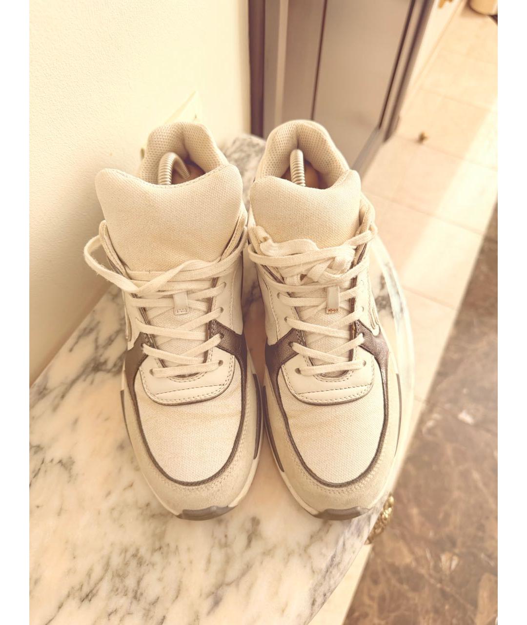 CHANEL Белые кожаные кроссовки, фото 2