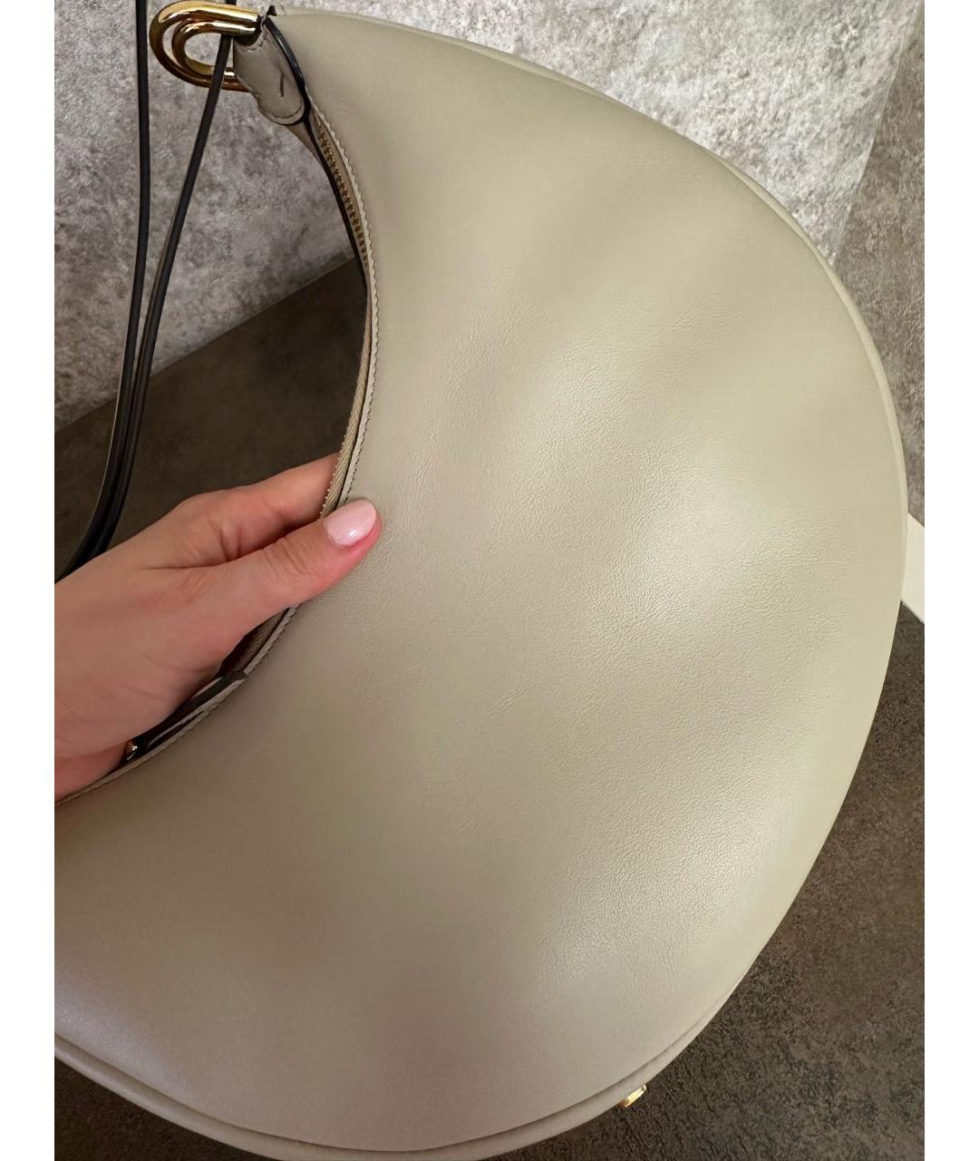 FENDI Бежевая кожаная сумка с короткими ручками, фото 6