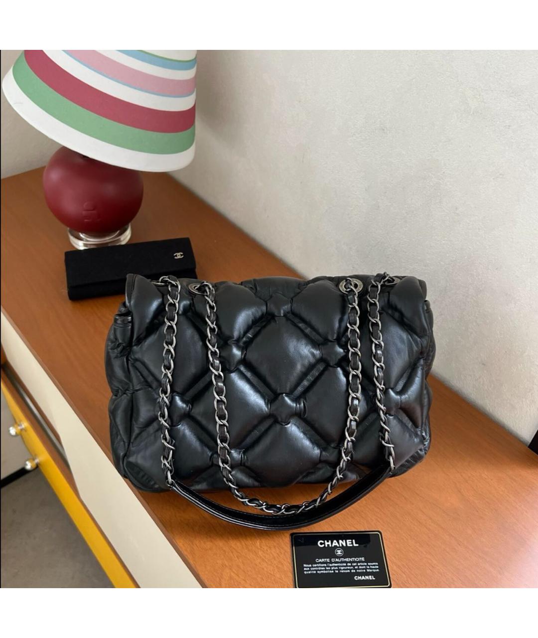 CHANEL Черная кожаная сумка через плечо, фото 2