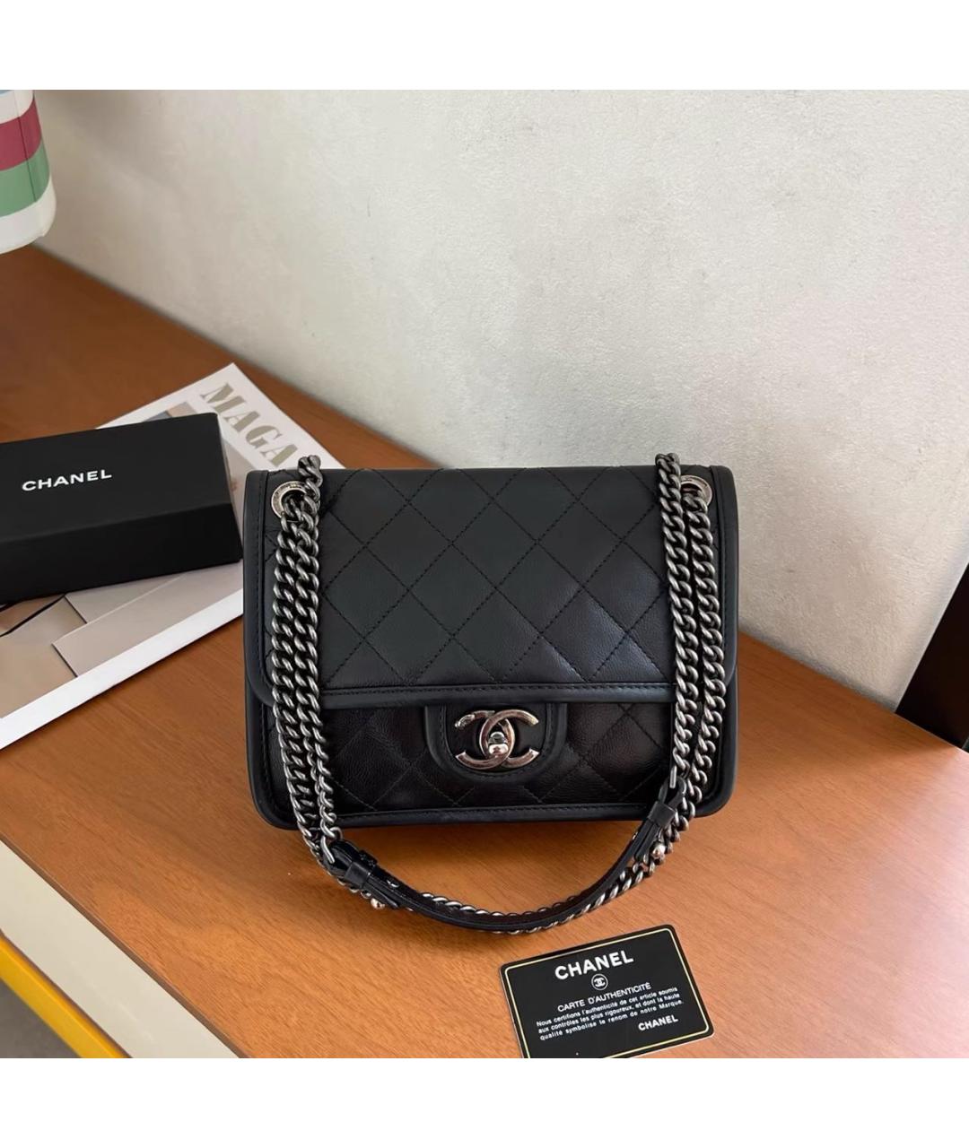 CHANEL Черная кожаная сумка через плечо, фото 7
