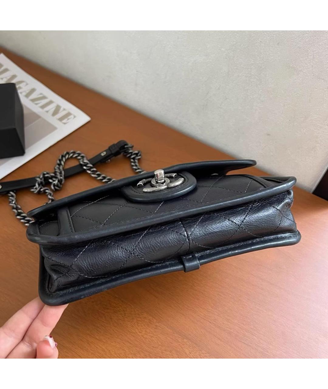 CHANEL Черная кожаная сумка через плечо, фото 4