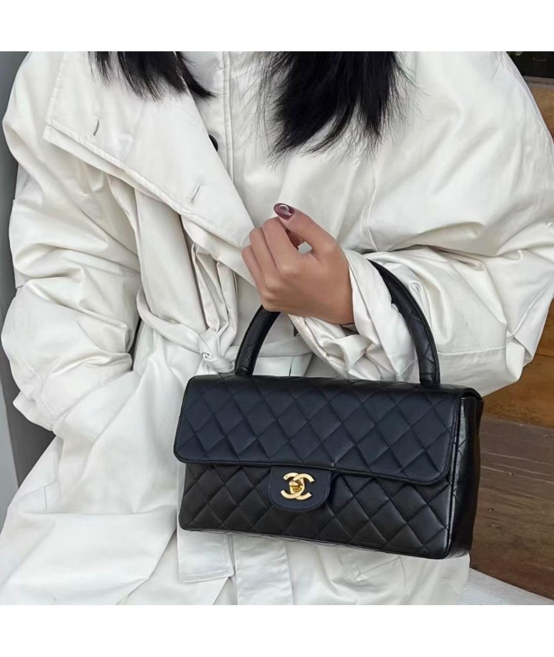 CHANEL Черная кожаная сумка с короткими ручками, фото 6