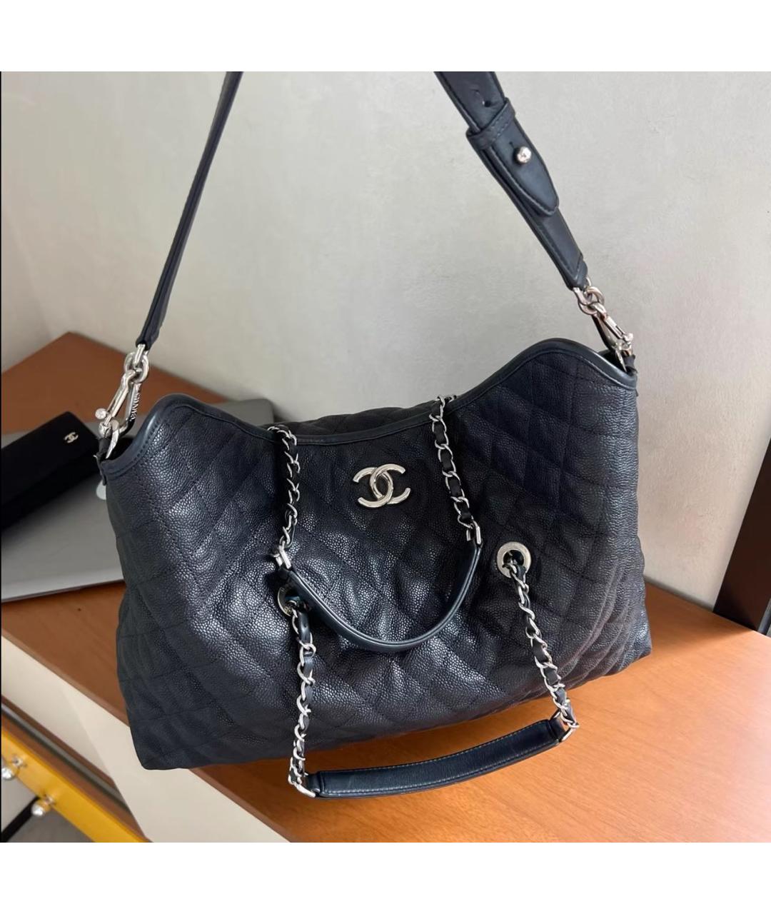 CHANEL Черная кожаная сумка через плечо, фото 2