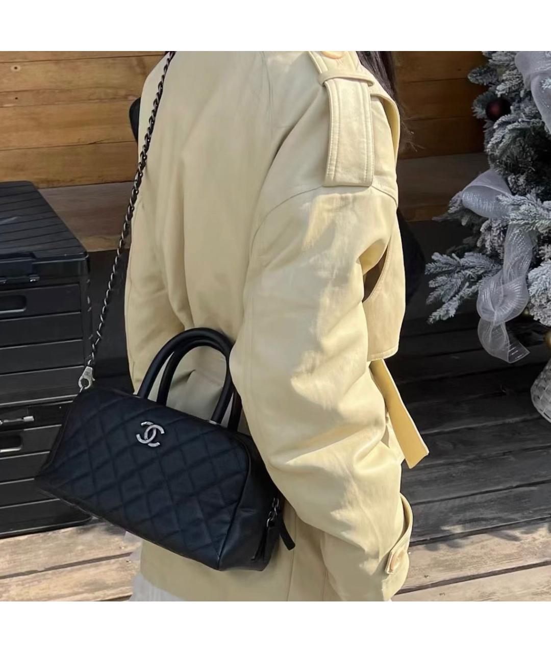 CHANEL Черная кожаная сумка с короткими ручками, фото 7