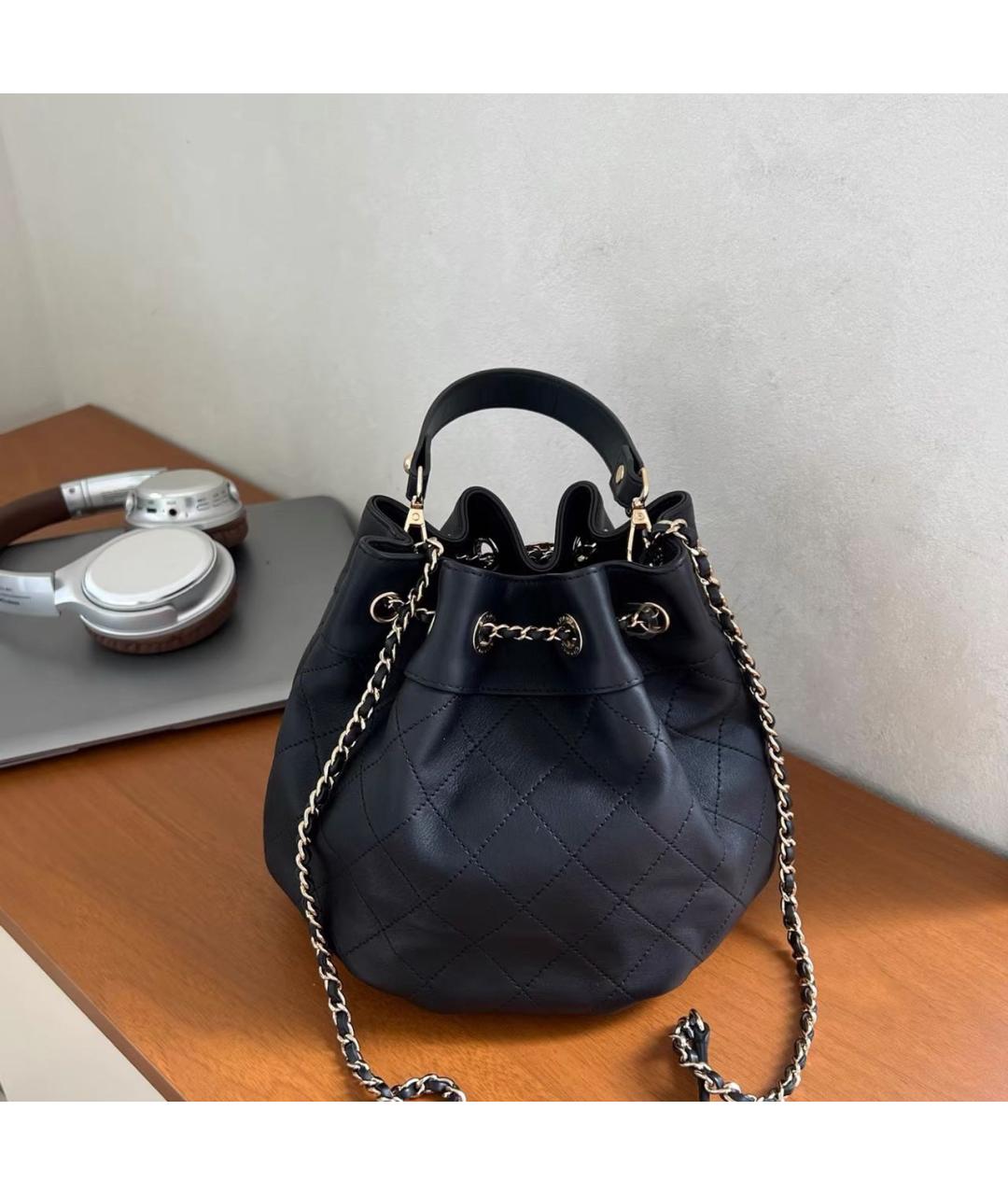 CHANEL Черная кожаная сумка через плечо, фото 2