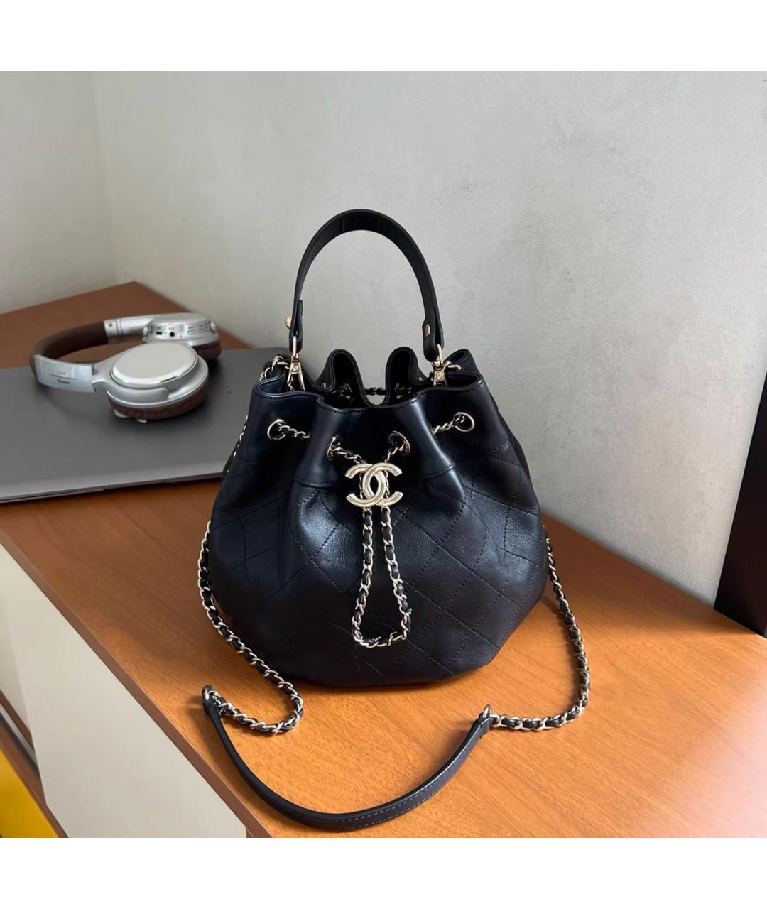 CHANEL Черная кожаная сумка через плечо, фото 7
