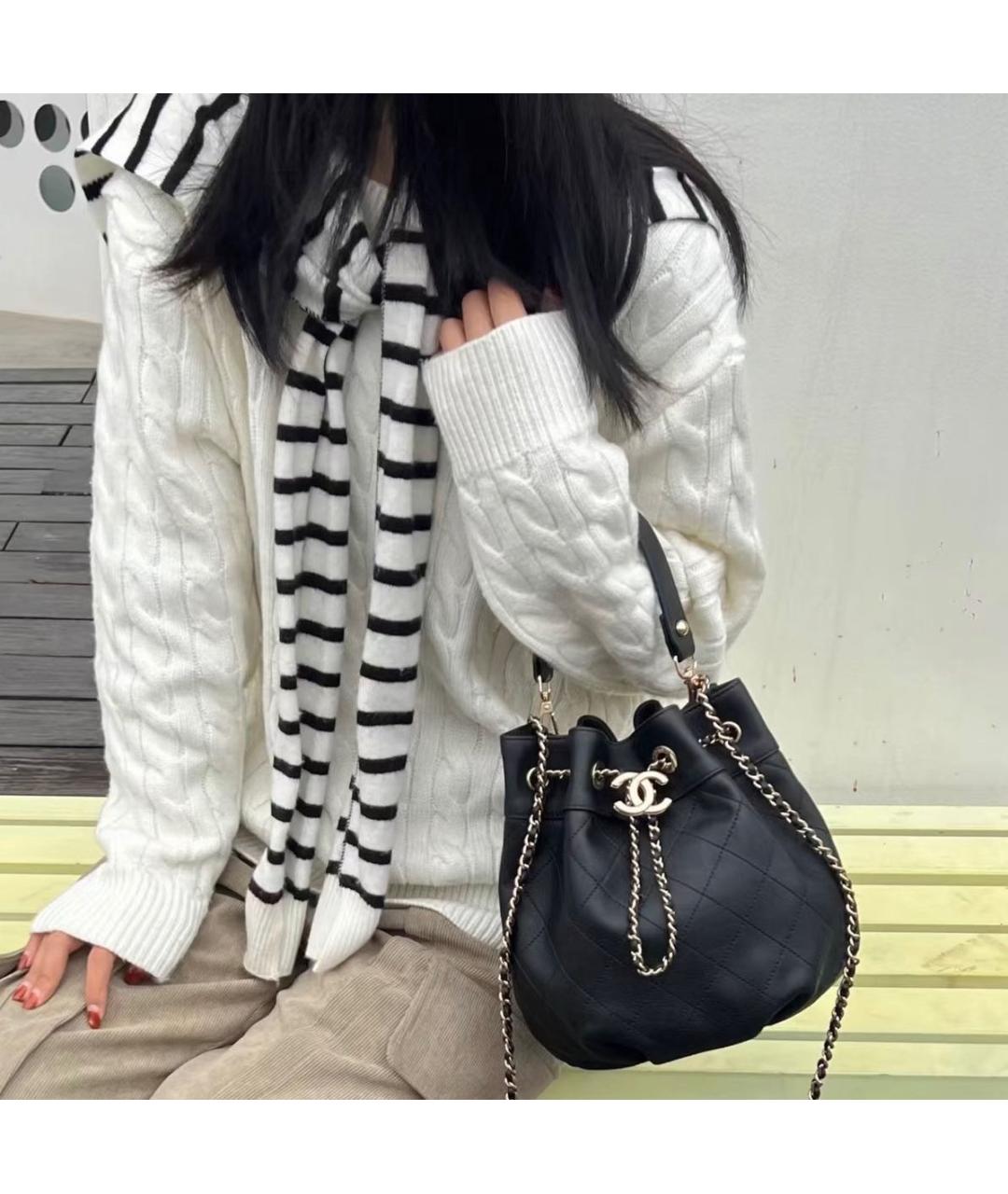 CHANEL Черная кожаная сумка через плечо, фото 4