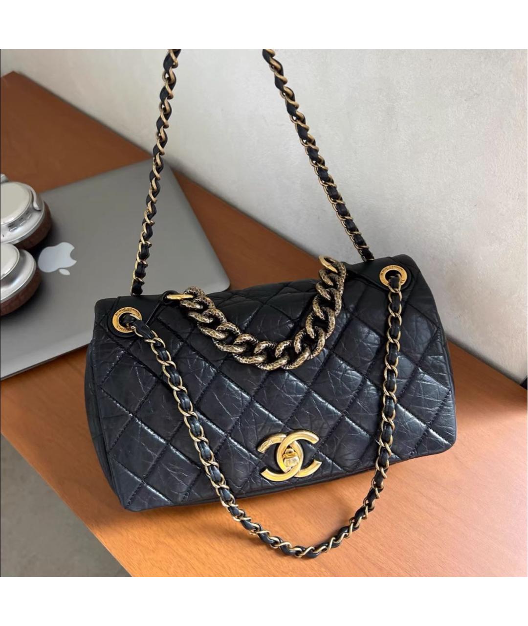 CHANEL Черная кожаная сумка через плечо, фото 3