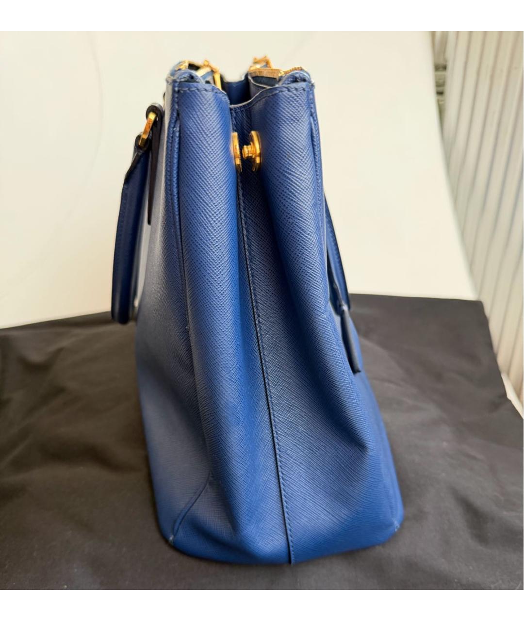 PRADA Темно-синяя кожаная сумка с короткими ручками, фото 2