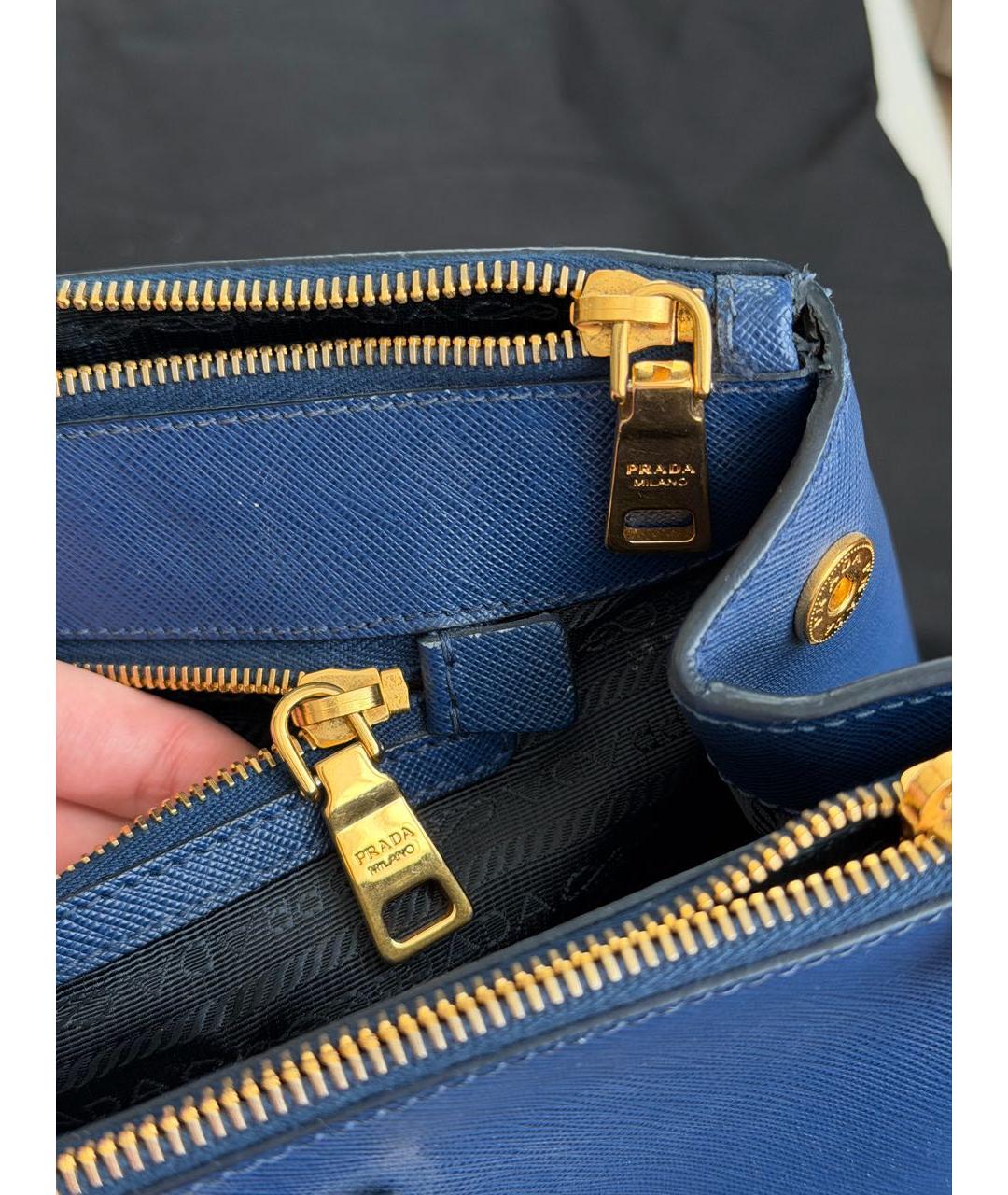 PRADA Темно-синяя кожаная сумка с короткими ручками, фото 5