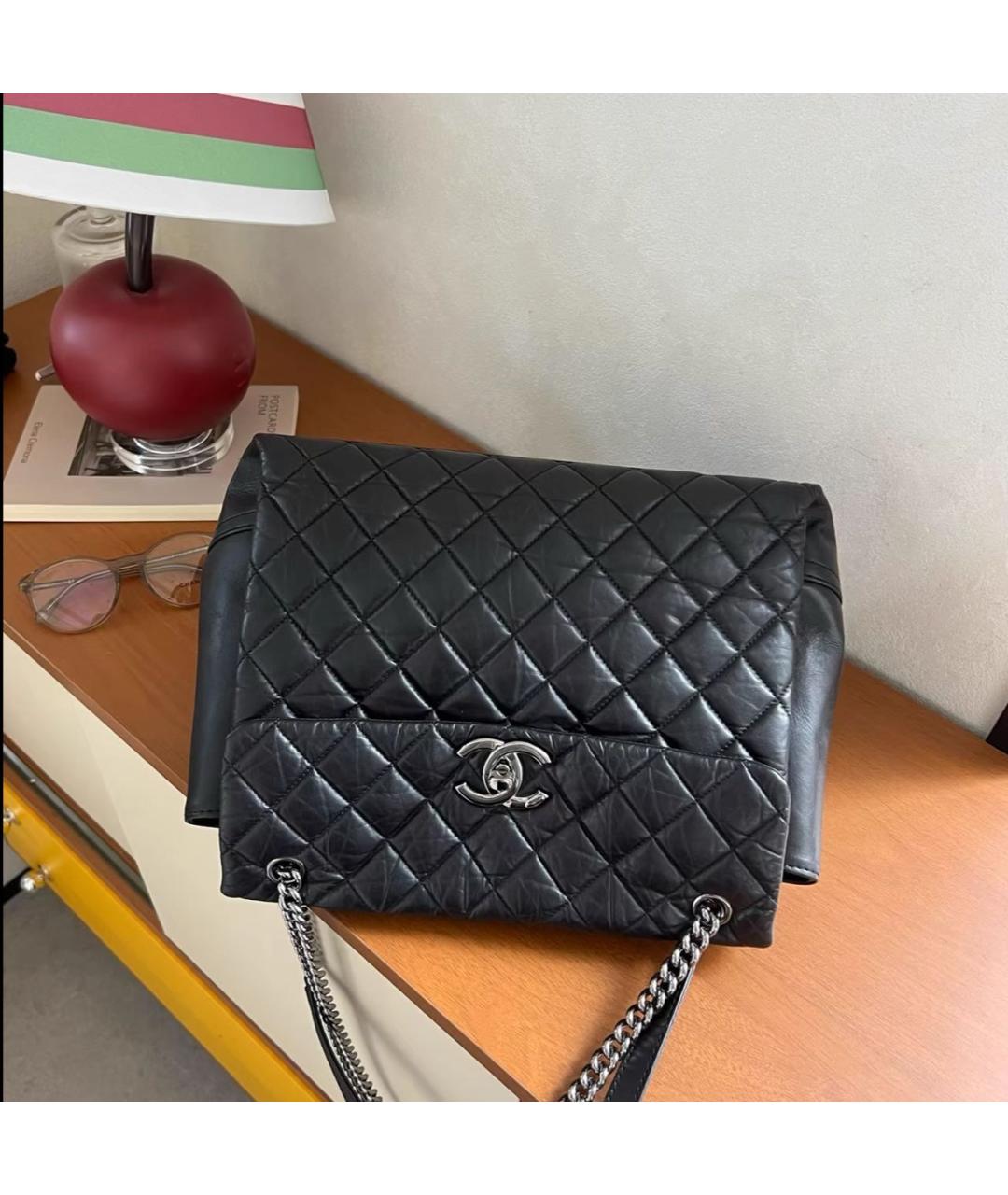 CHANEL Черная кожаная сумка тоут, фото 4