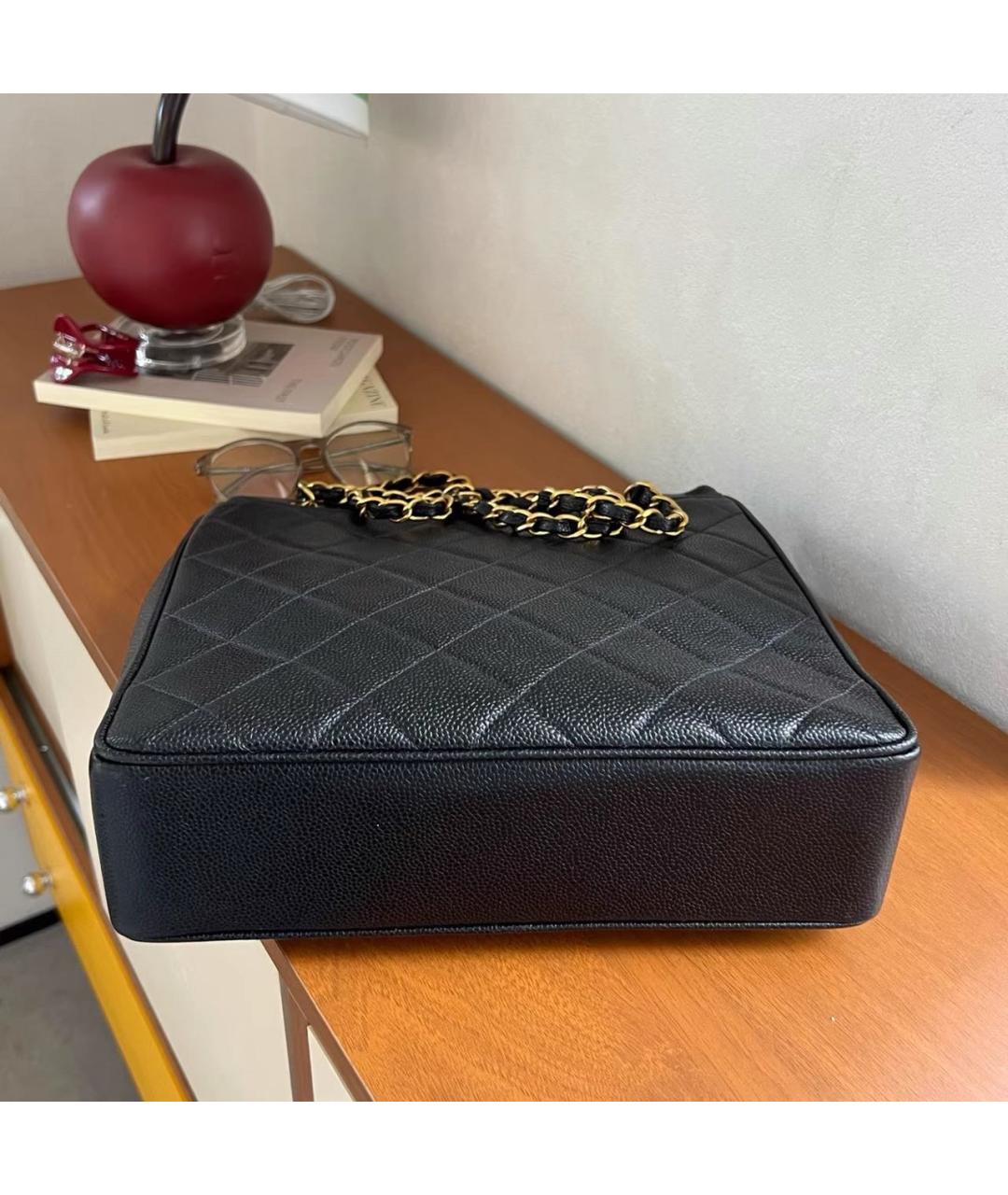 CHANEL Черная кожаная сумка тоут, фото 4