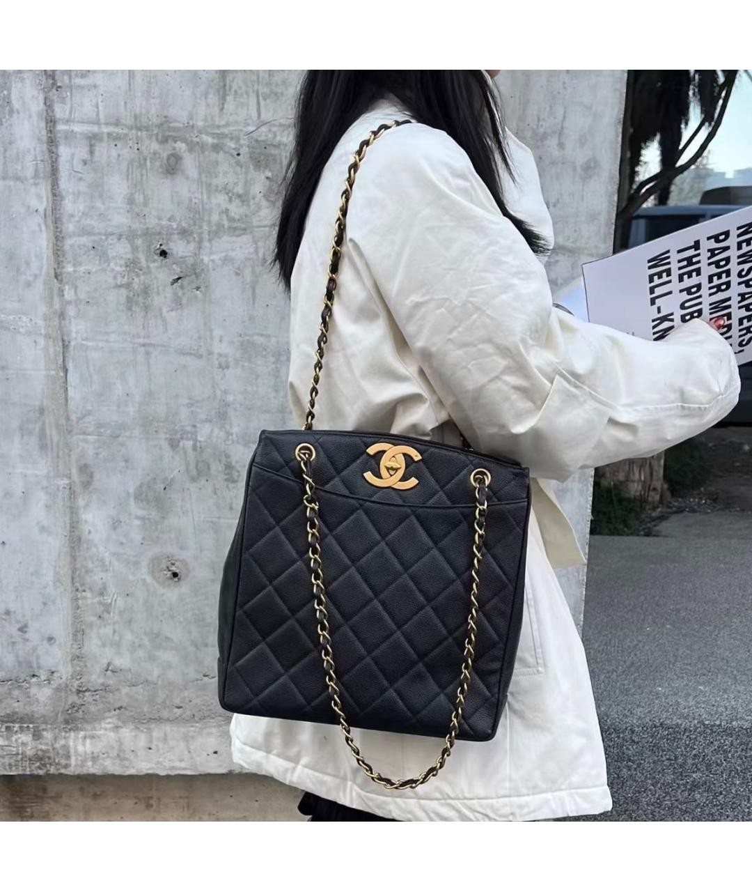 CHANEL Черная кожаная сумка тоут, фото 5