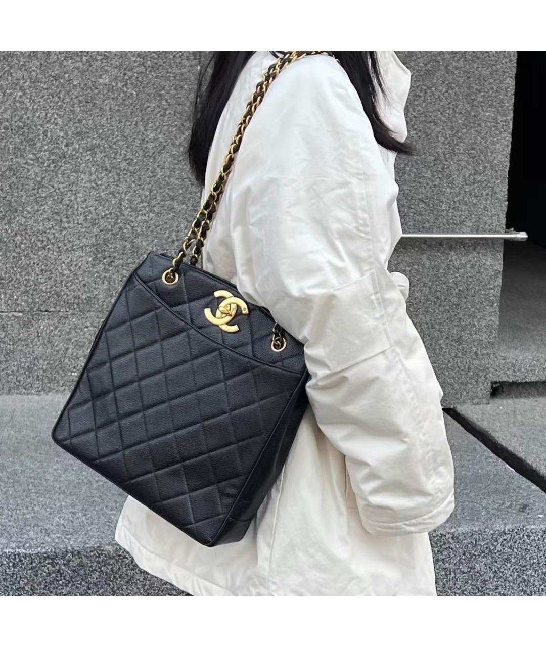 CHANEL Черная кожаная сумка тоут, фото 6