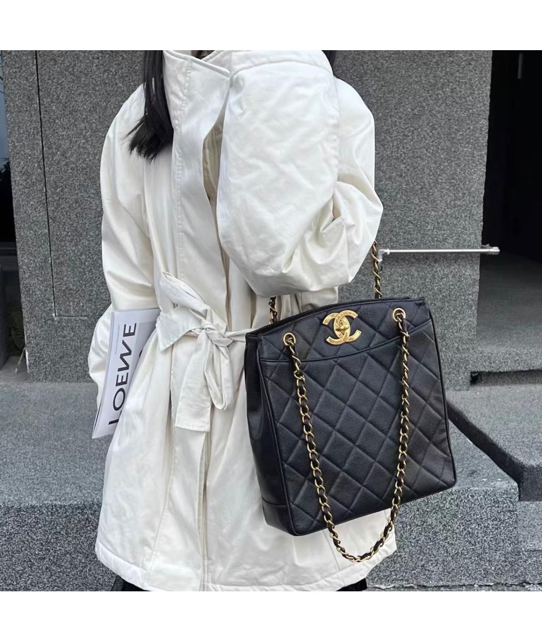 CHANEL Черная кожаная сумка тоут, фото 7