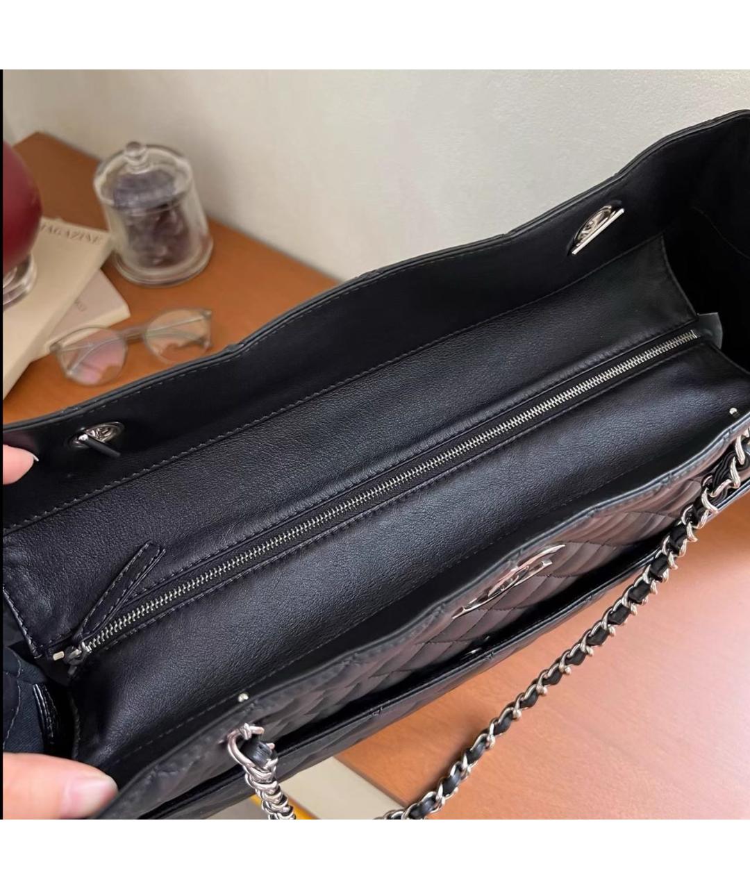 CHANEL Черная кожаная сумка тоут, фото 4