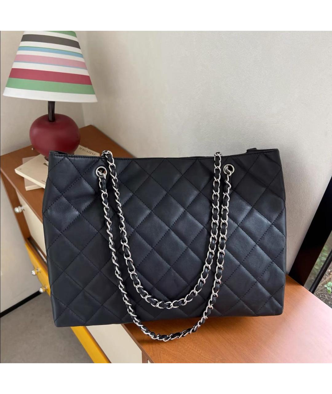 CHANEL Черная кожаная сумка тоут, фото 2