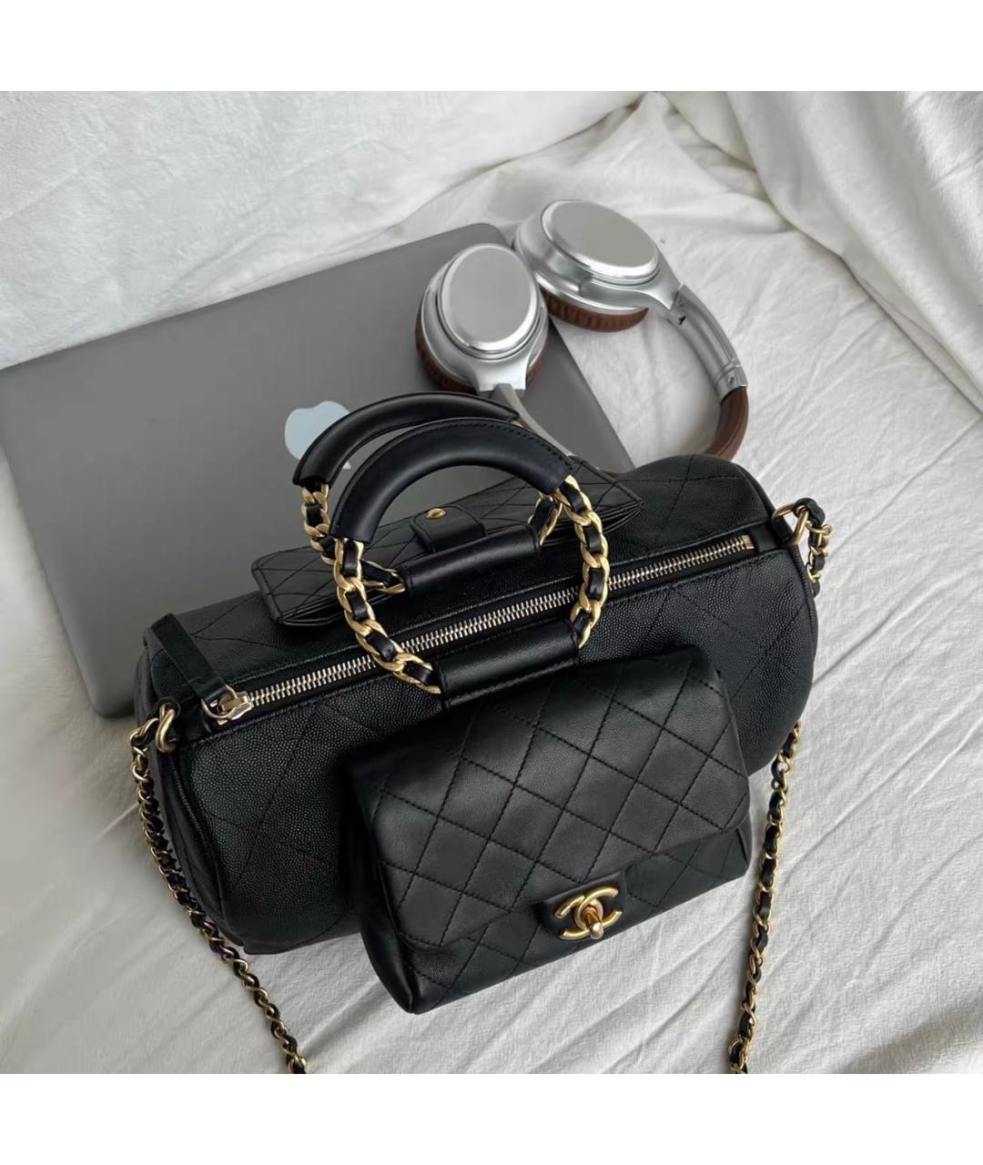 CHANEL Черная кожаная сумка с короткими ручками, фото 3