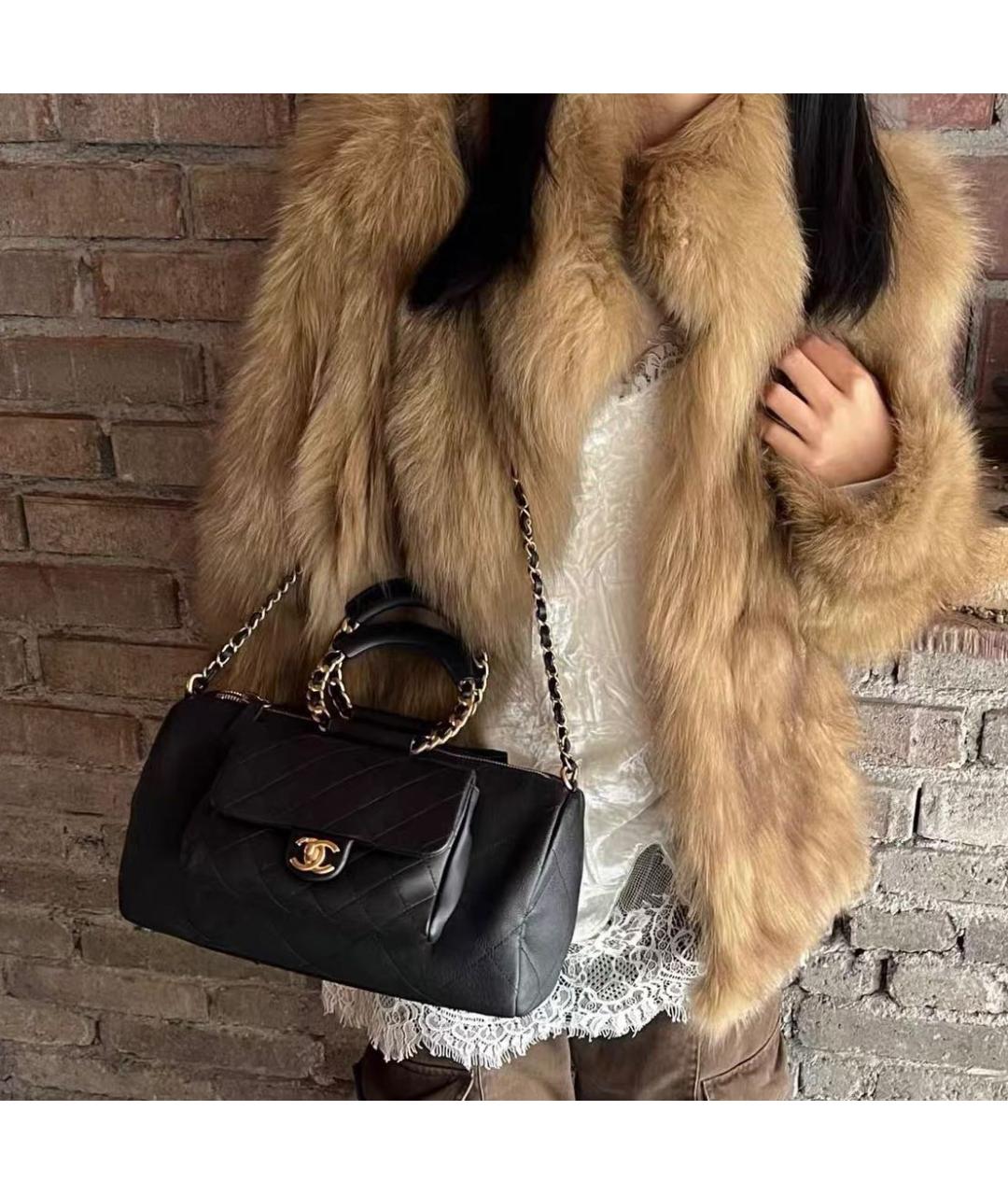 CHANEL Черная кожаная сумка с короткими ручками, фото 6