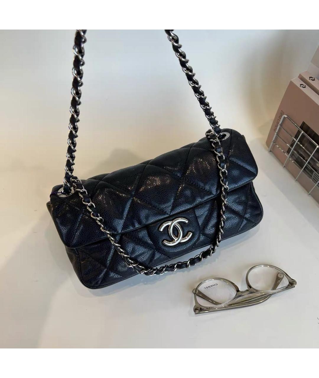 CHANEL Черная кожаная сумка через плечо, фото 3