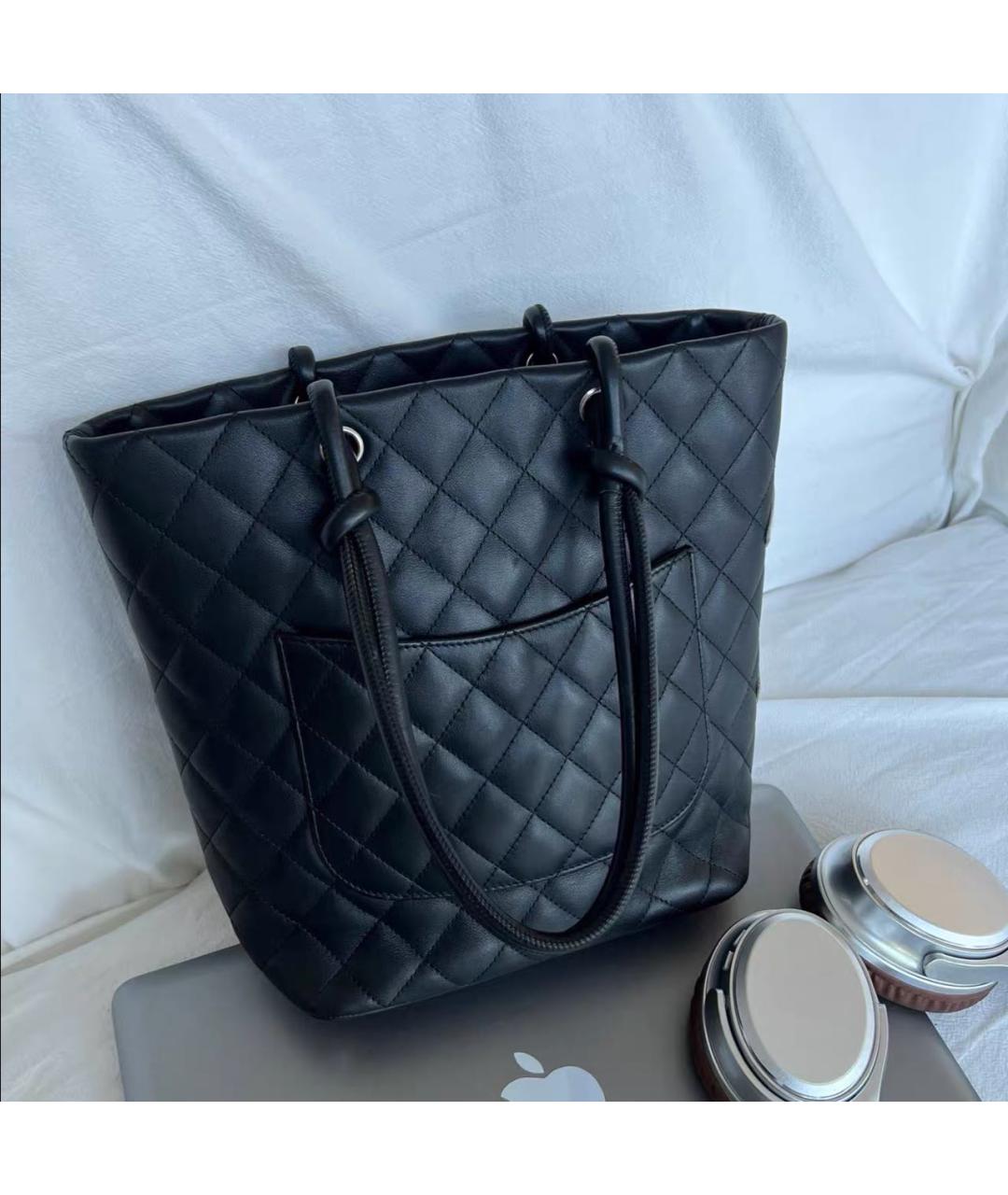 CHANEL Черная кожаная сумка тоут, фото 2