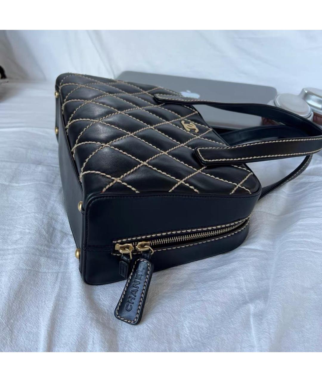CHANEL Черная кожаная сумка с короткими ручками, фото 5