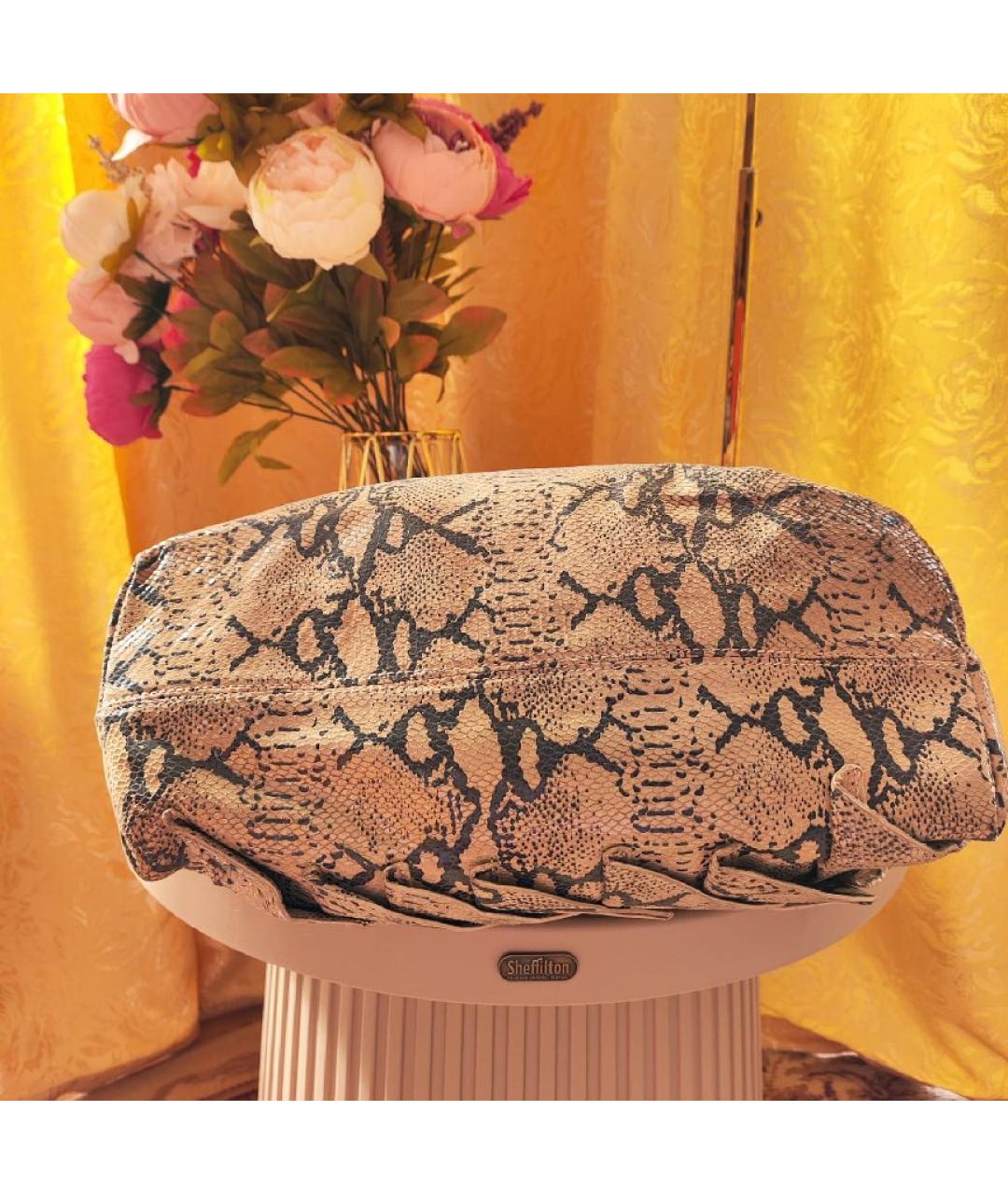 VALENTINO Бежевая сумка с короткими ручками из лакированной кожи, фото 3