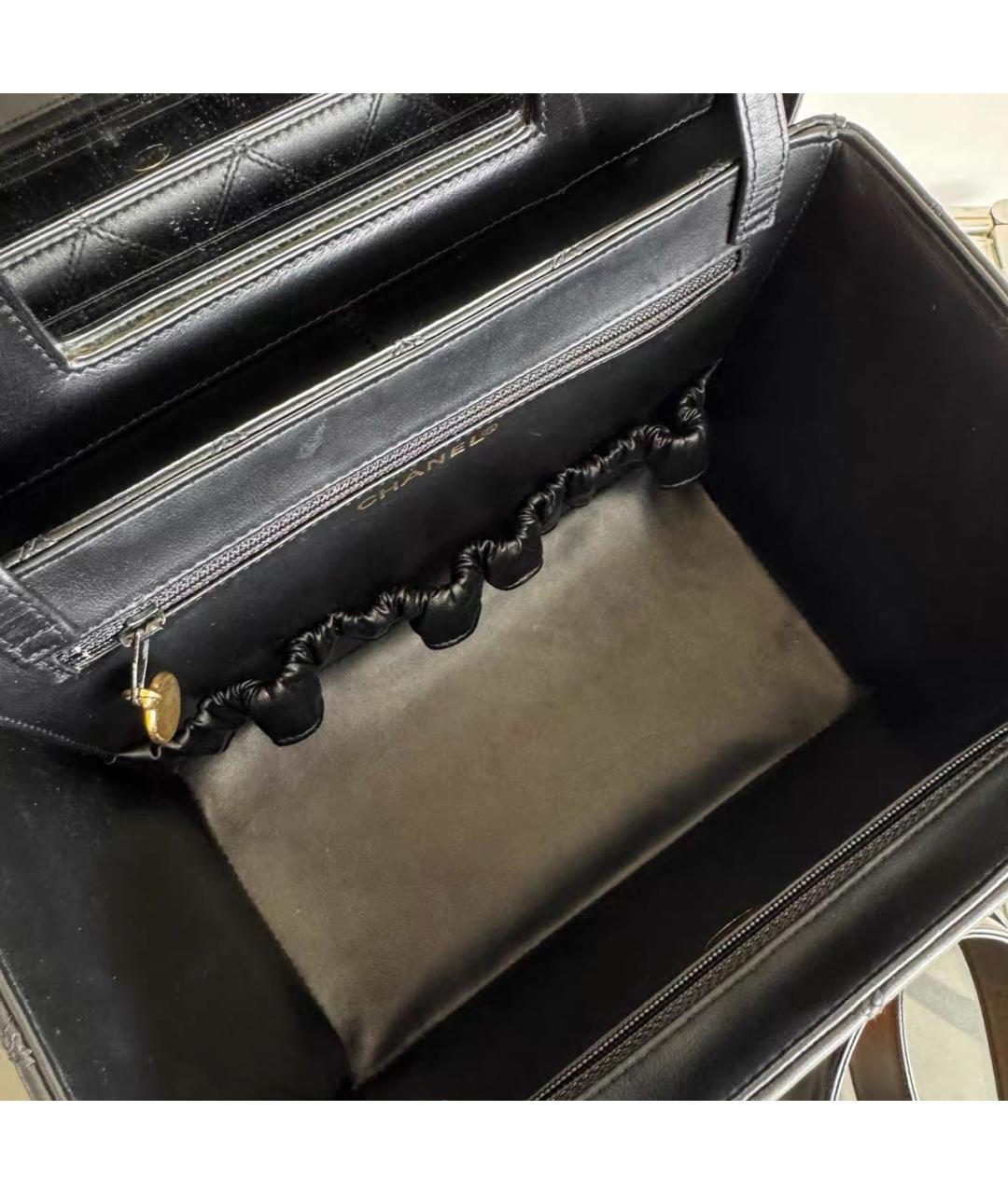 CHANEL Черная кожаная сумка с короткими ручками, фото 8