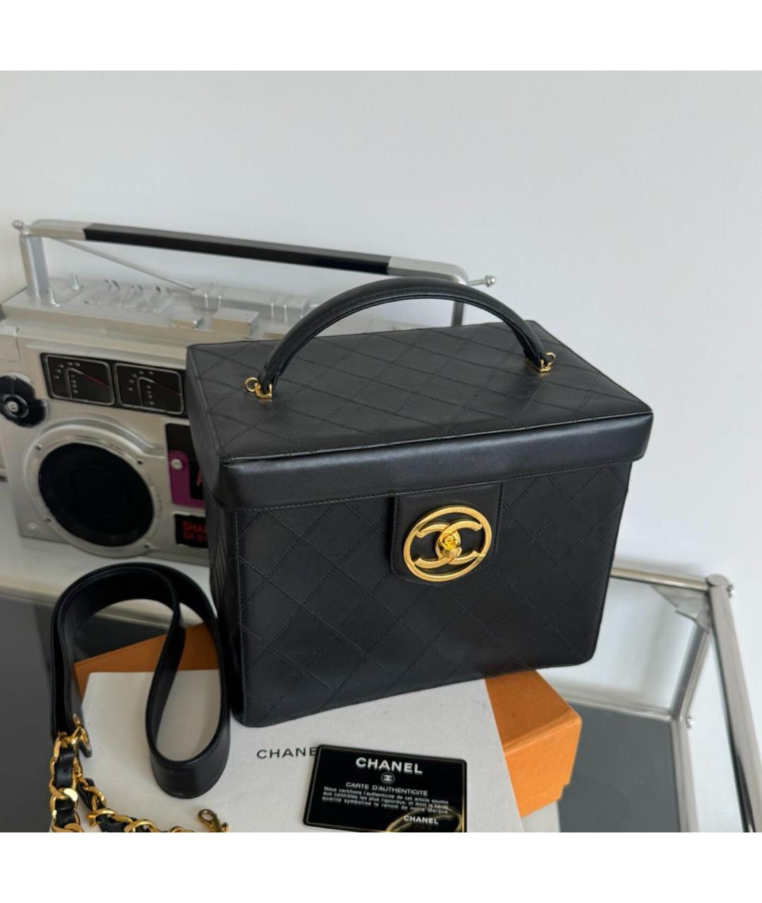 CHANEL Черная кожаная сумка с короткими ручками, фото 9