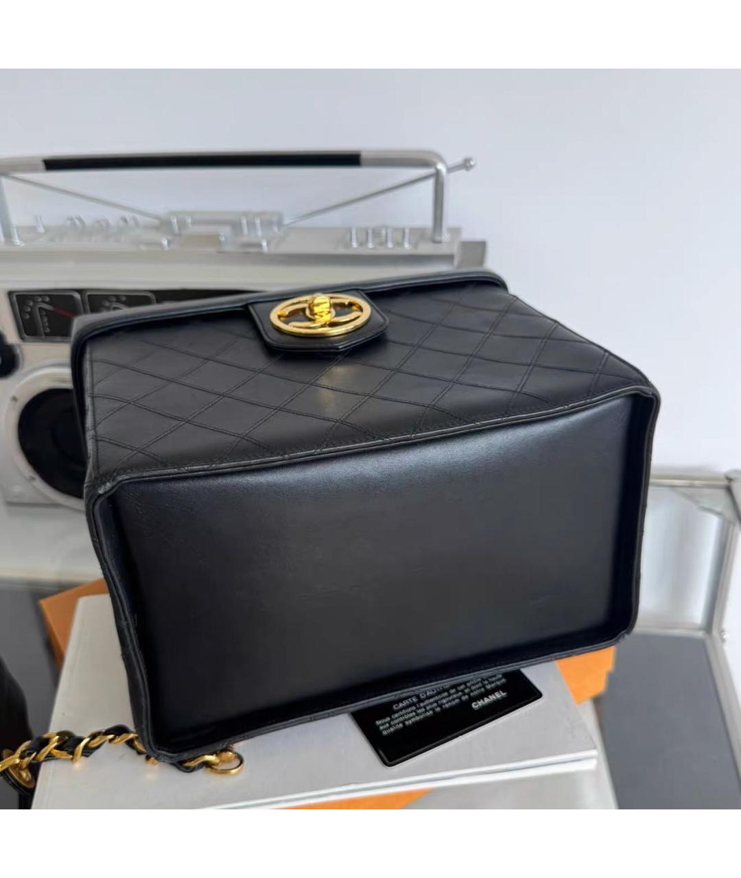 CHANEL Черная кожаная сумка с короткими ручками, фото 7