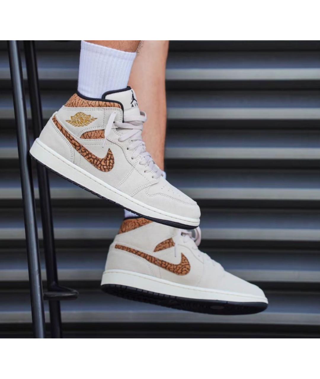 JORDAN Бежевые замшевые высокие кроссовки / кеды, фото 4