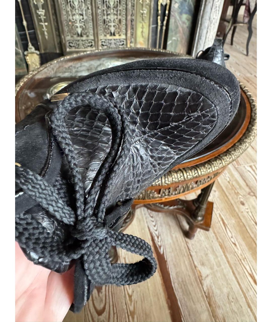 EMANUEL UNGARO Черные ботильоны из экзотической кожи, фото 6