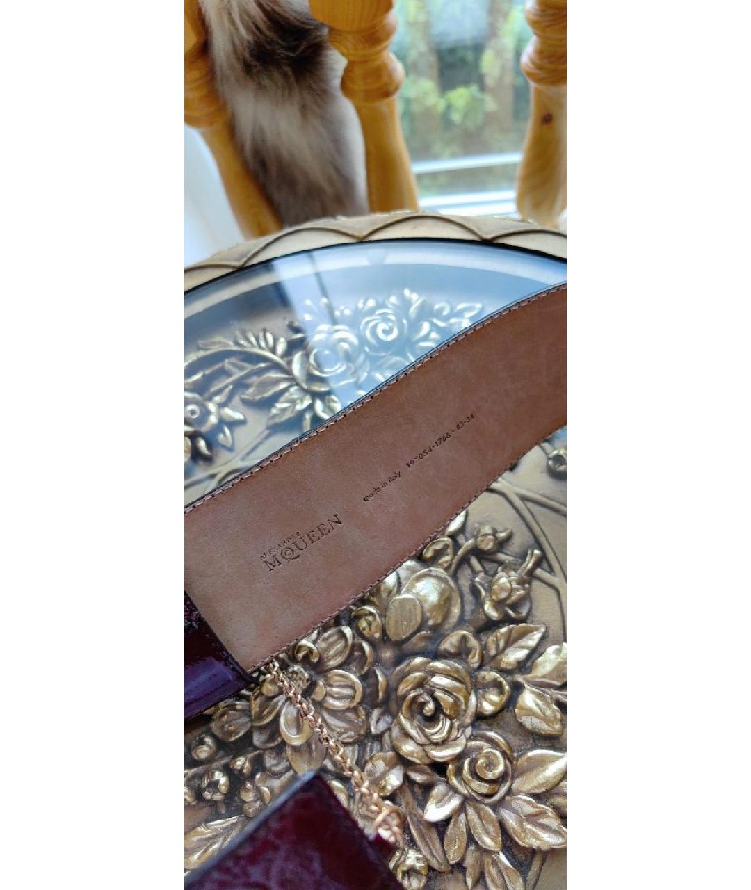 ALEXANDER MCQUEEN Бордовый ремень из лакированной кожи, фото 2