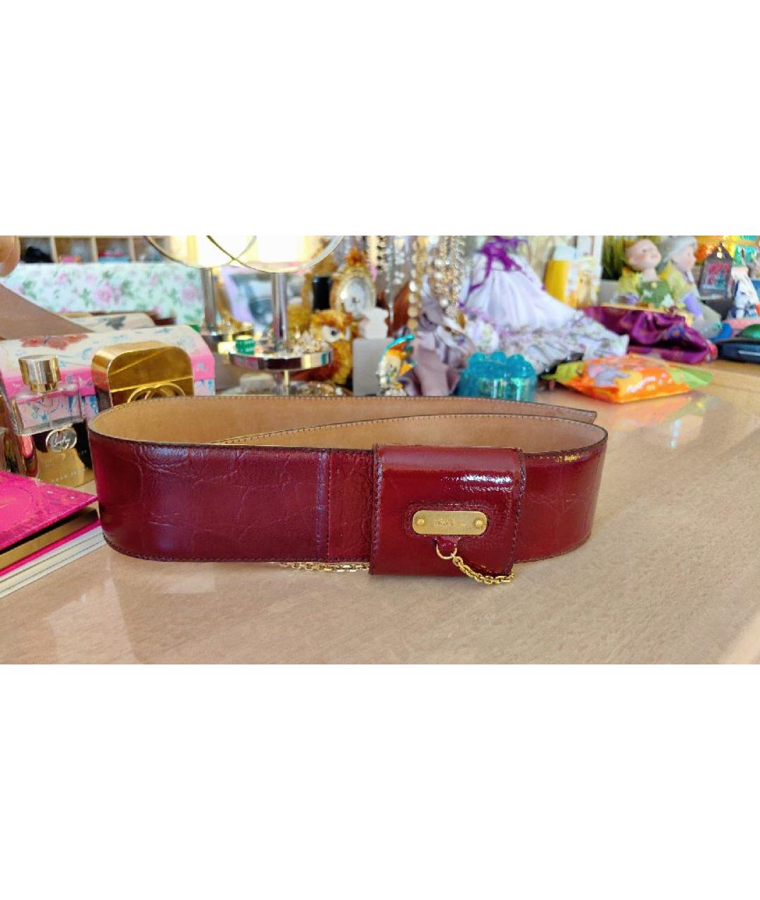 ALEXANDER MCQUEEN Бордовый ремень из лакированной кожи, фото 7