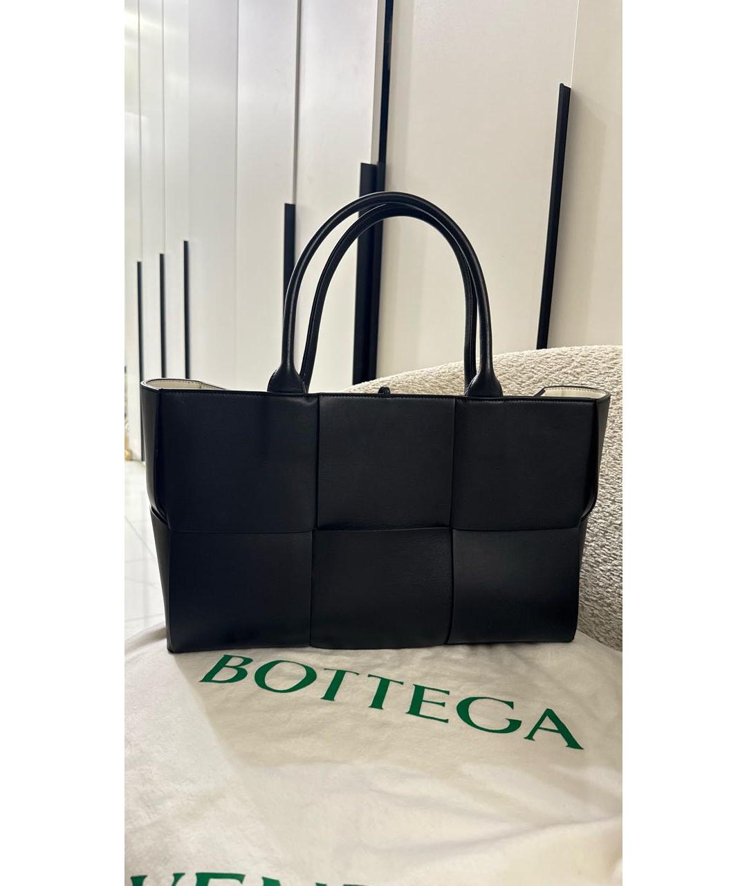 BOTTEGA VENETA Черная кожаная сумка тоут, фото 8