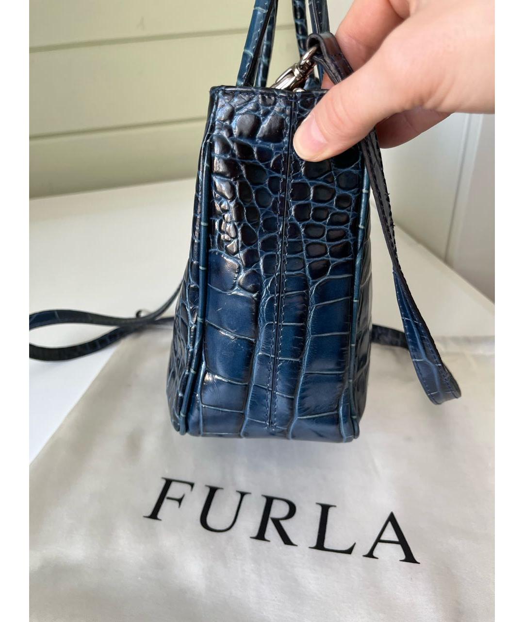 FURLA Синяя сумка с короткими ручками из лакированной кожи, фото 5