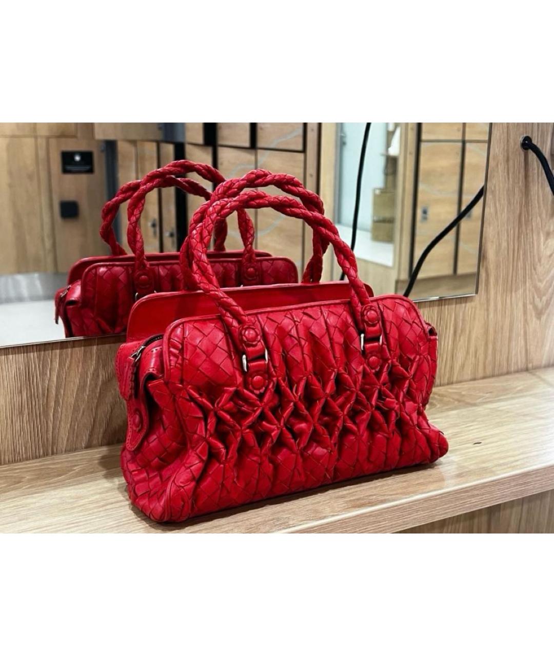 BOTTEGA VENETA Красная кожаная сумка с короткими ручками, фото 2