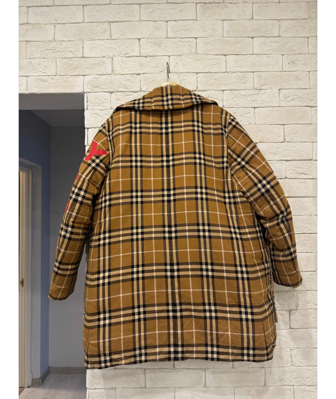 BURBERRY Коричневый полиэстеровый пуховик, фото 2