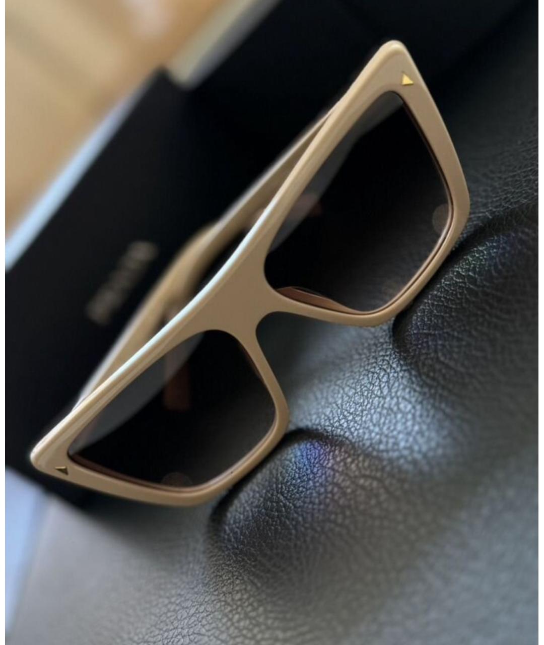 PRADA Бежевые пластиковые солнцезащитные очки, фото 5