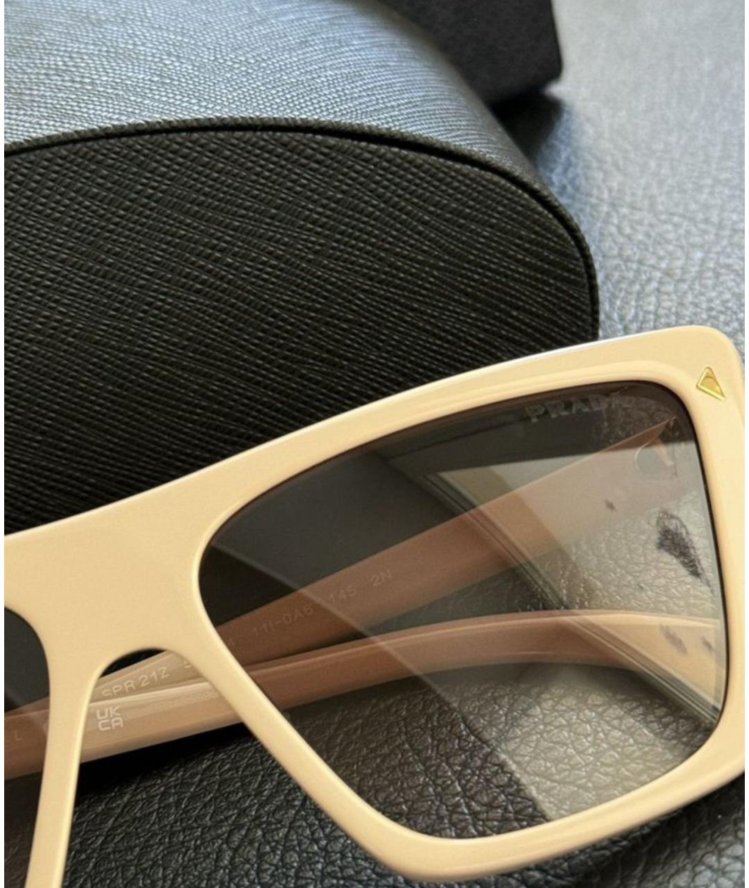 PRADA Бежевые пластиковые солнцезащитные очки, фото 4